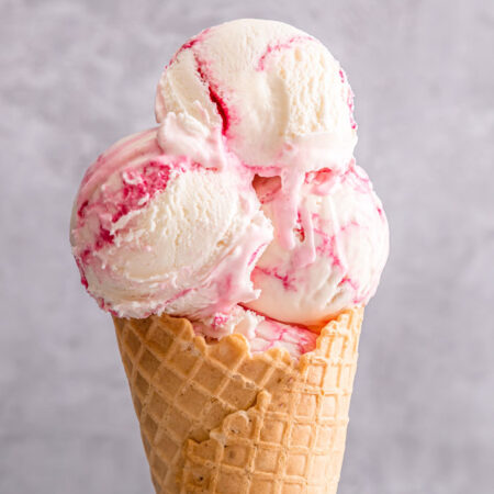 Lakes Ice Cream, Raspberry Ripple 1L Tub