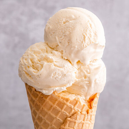 Lakes Ice Cream, Madagascan Vanilla 1L Tub