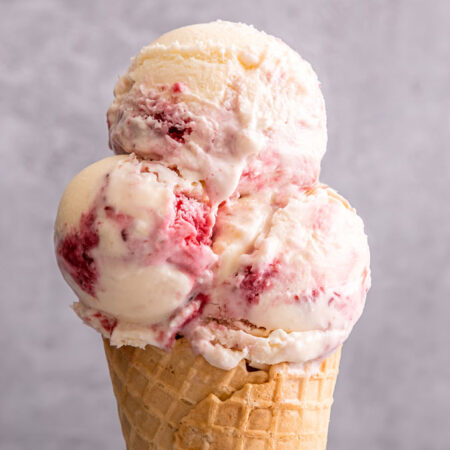 Lakes Ice Cream, Raspberry Pavlova 1L Tub